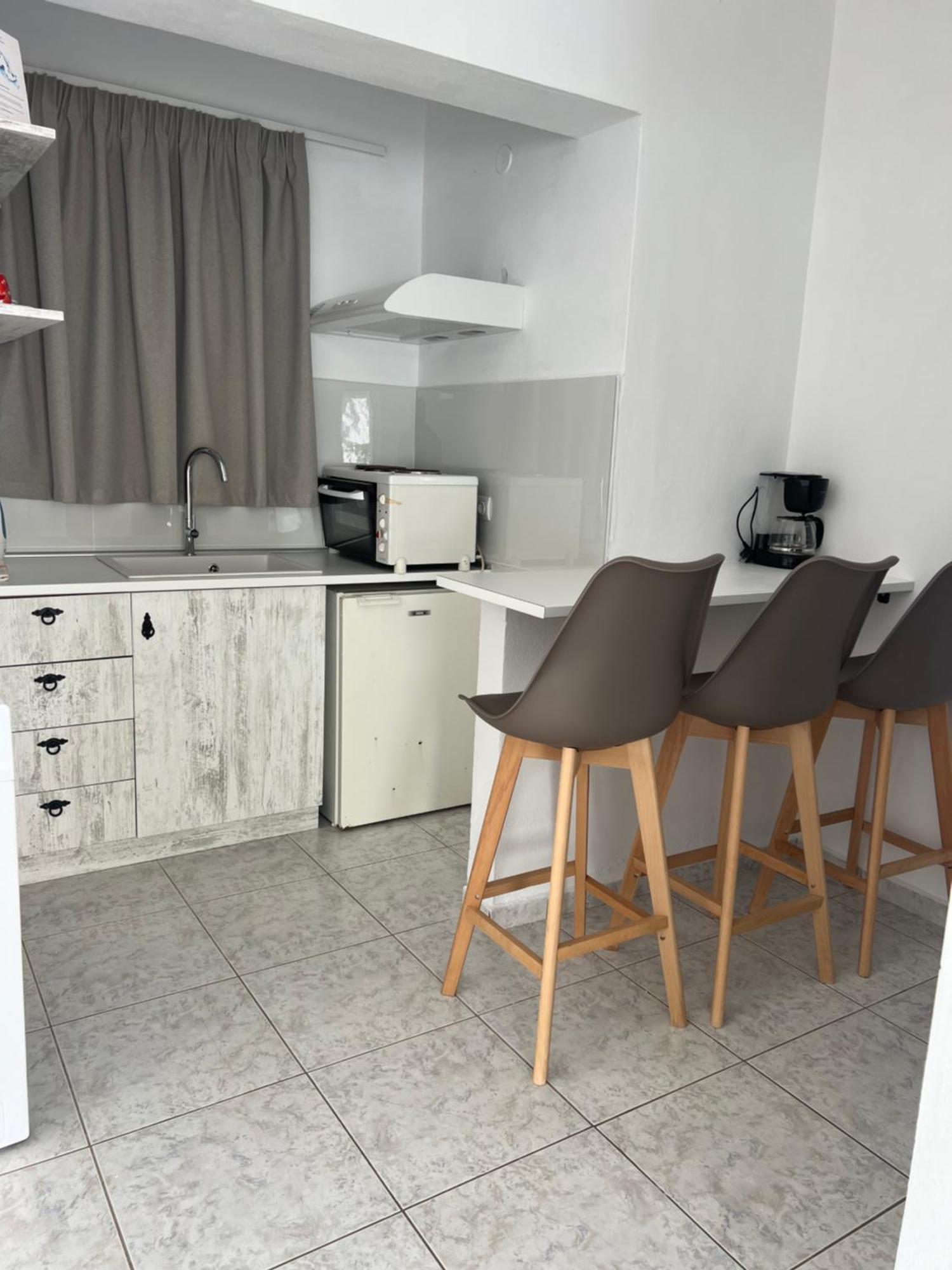 Livadia  Nikos Studios מראה חיצוני תמונה
