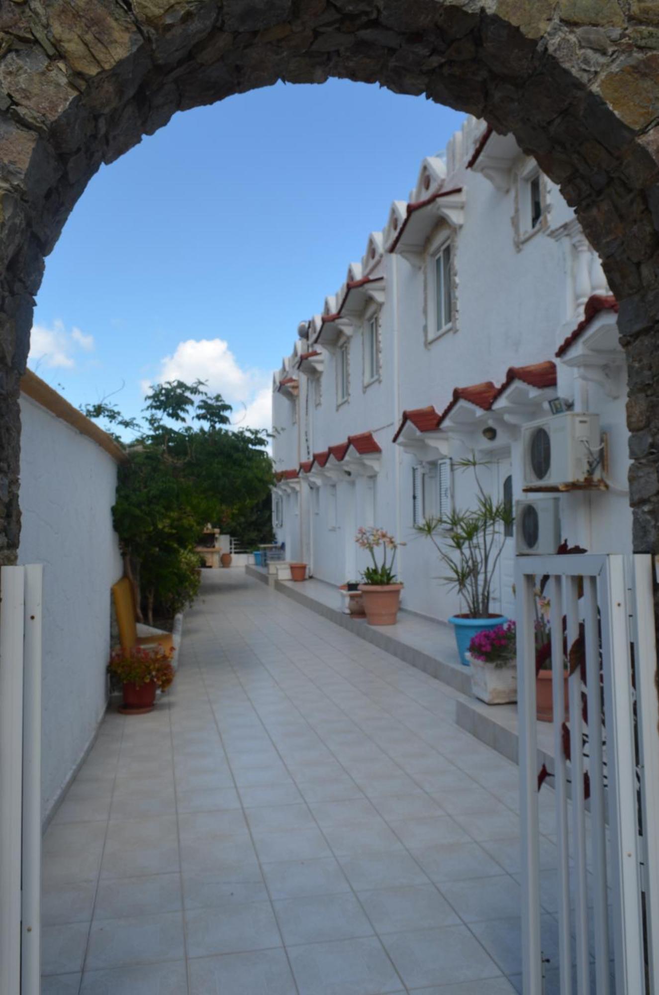 Livadia  Nikos Studios מראה חיצוני תמונה