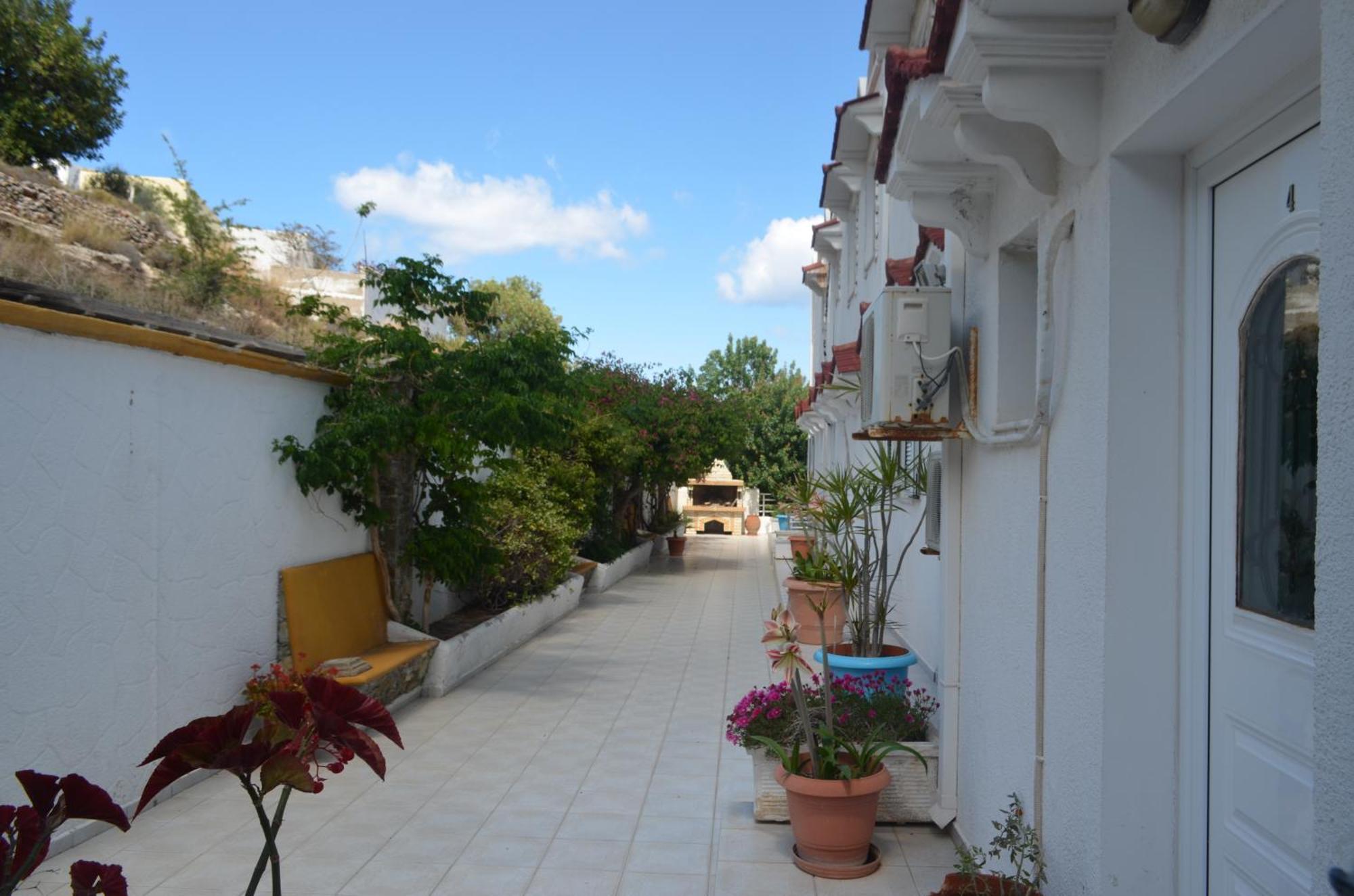 Livadia  Nikos Studios מראה חיצוני תמונה